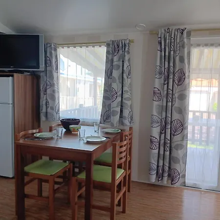 キャンプ場 La Prevote 3*